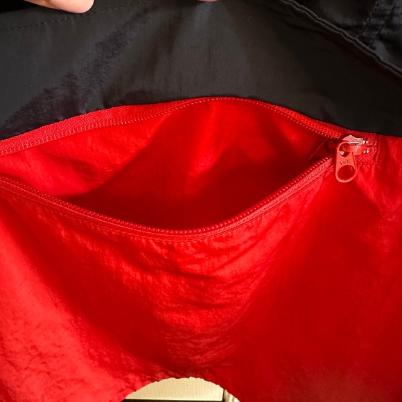 Aritzia TNA Sherwood windbreaker jacket - Picture 9 of 12